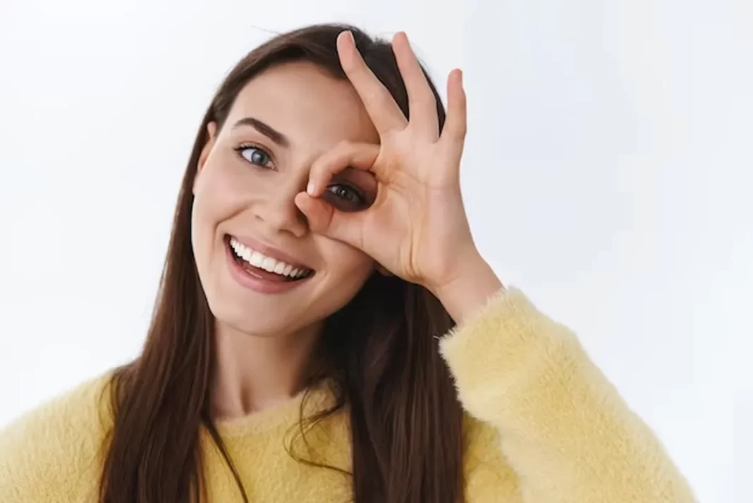 Mastering the Art of Winning People Over: 10 Perspectives on Flattery, Eye Contact, and Honesty