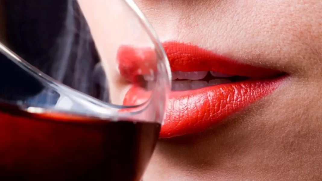 3 Drinks That Rapidly Accelerate Aging – What to Drink Instead to Stay Youthful
